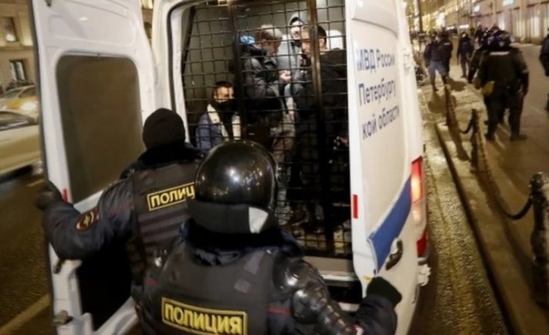 بازداشت‌های گسترده در روسیه بعد از زندانی شدن منتقد پوتین