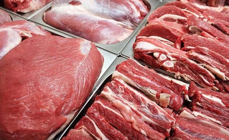 کاهش قیمت گوشت به خاطر کشتار بره‌های ماده است