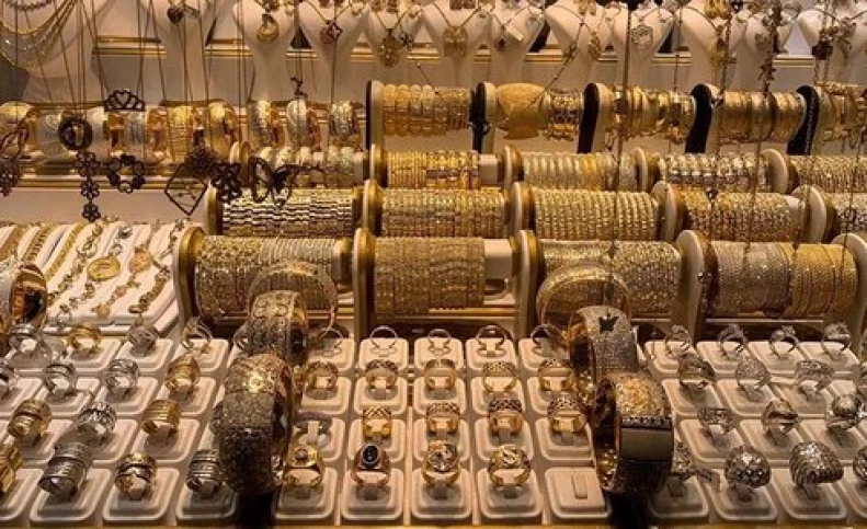 قیمت سکه، طلا و ارز ۱۴۰۰.۰۴.۱۵؛ دلار چقدر قیمت خورد؟