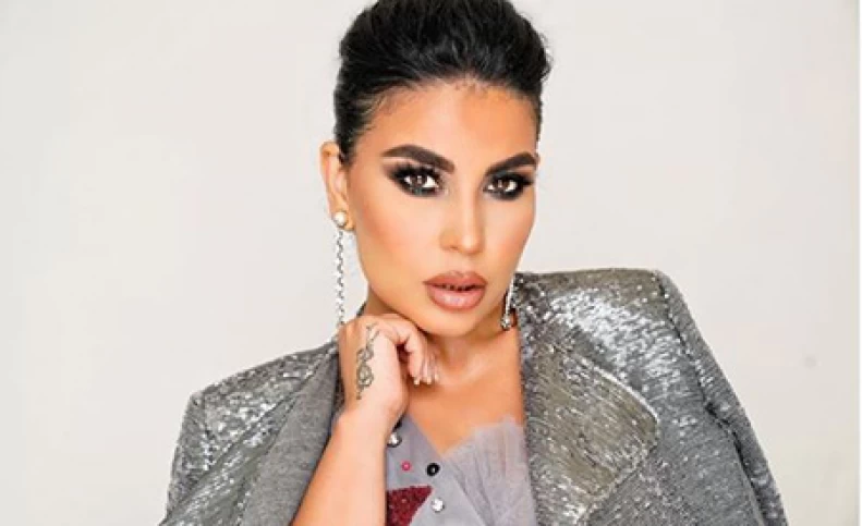 (عکس) فرار خواننده زن افغان از دست طالبان