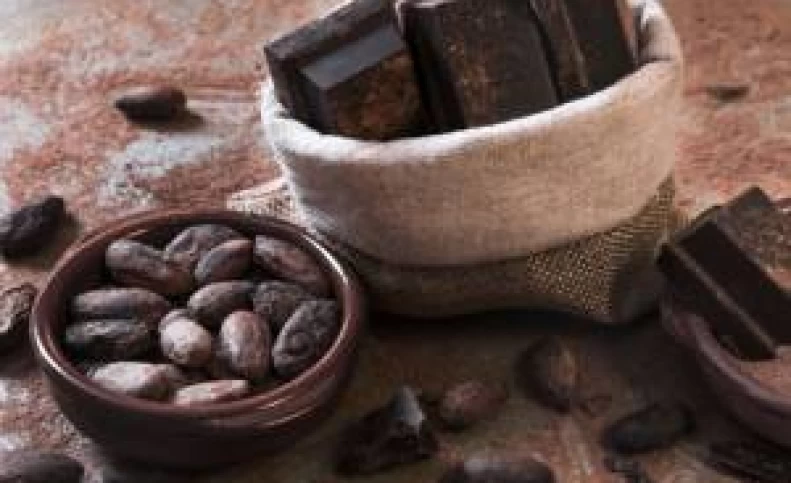 فکر می کنید خوردن کاکائو بهتره یا ماسک اون ؟