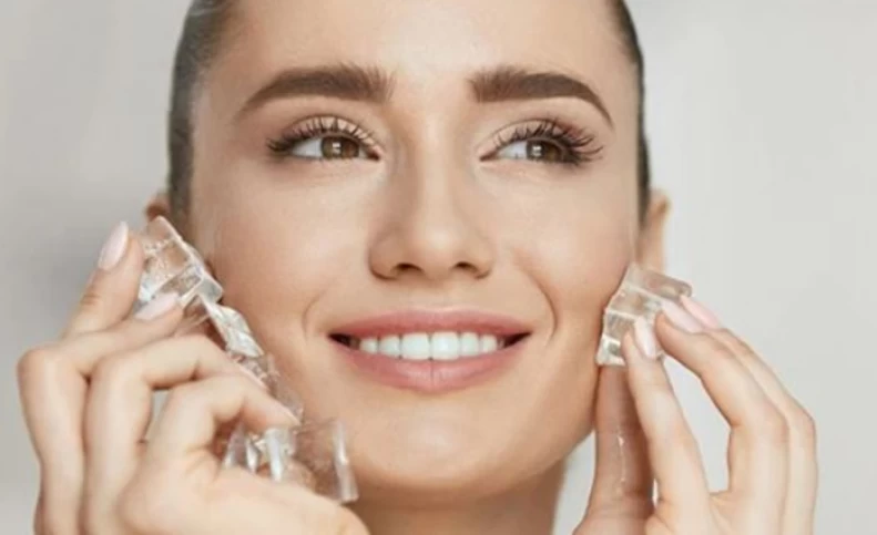 فواید استفاده از یخ برای پوست