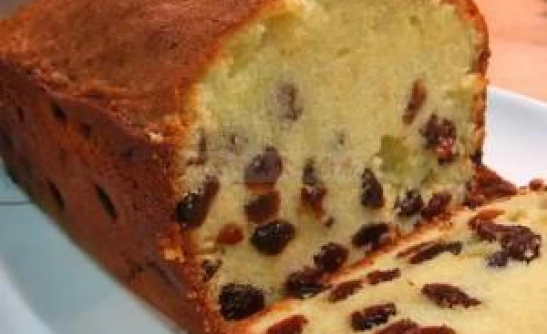 طرز تهیه “کیک کشمشی” ساده و خانگی