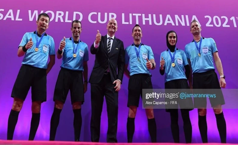 گلاره ناظمی داور زن ایران در فینال جام جهانی فوتسال مردان + عکس