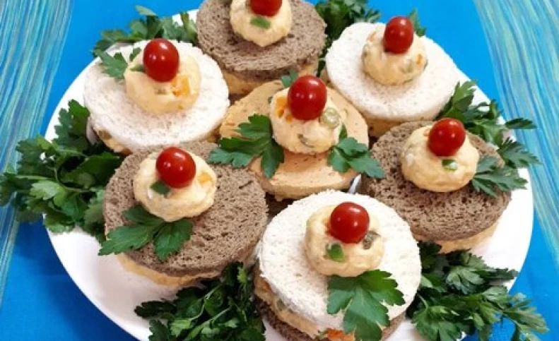 طرز تهیه کیک مرغ مجلسی با گردو + نکات کلیدی و آموزش مرحله به مرحله تهیه سالاد مرغ