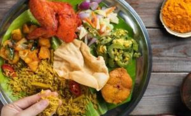به 10 دلیل مهم با دست غذا بخورید + فواید
