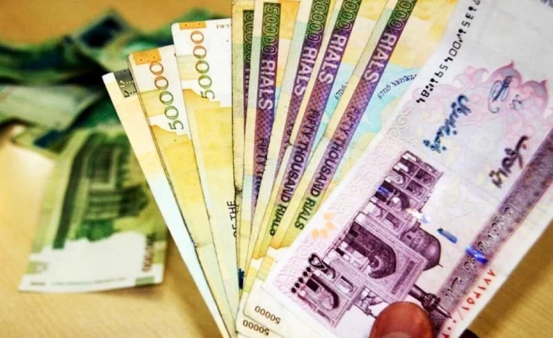 میزان افزایش حقوق سال ۱۴۰۱ کارکنان دولت اعلام شد/ کارمندان چقدر عیدی می‌گیرند؟