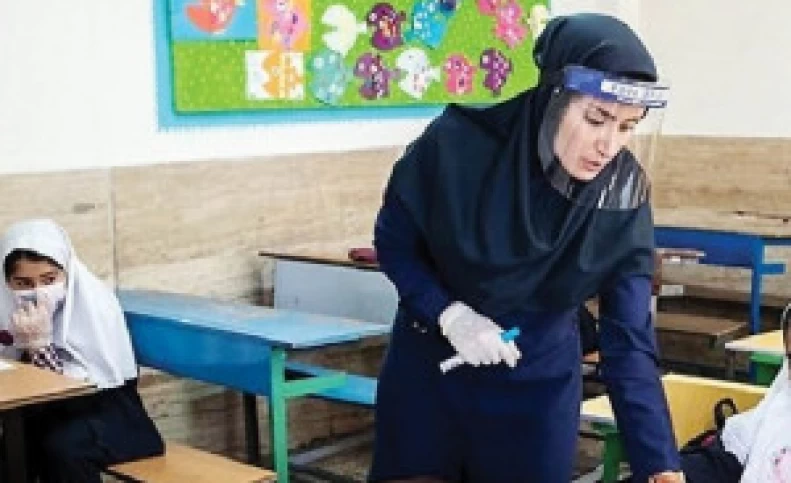 آموزش حضوری مدارس از آبان با یک سوم دانش آموزان
