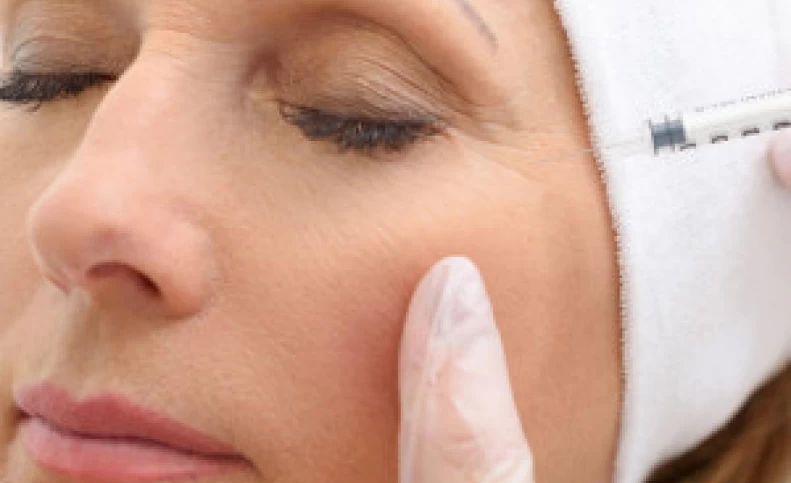 چهره وحشتناک یک زن بعد از بوتاکس قلابی + عکس