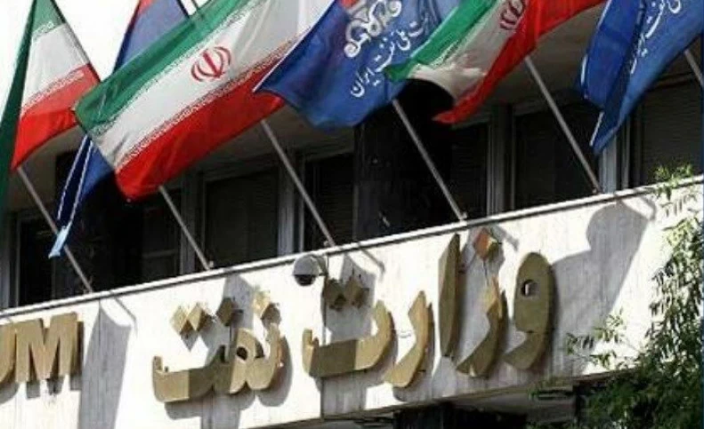 استخدام دختر نماینده گرگان در وزارت نفت منتفی شد