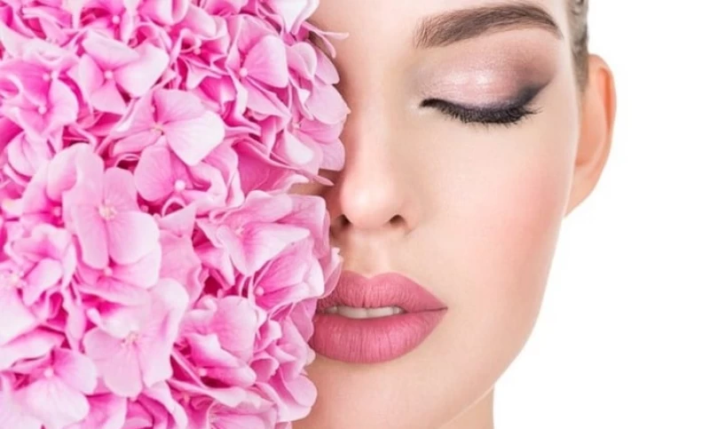 با این اشتباهات آرایشی شبیه پیرزن ها میشوید!