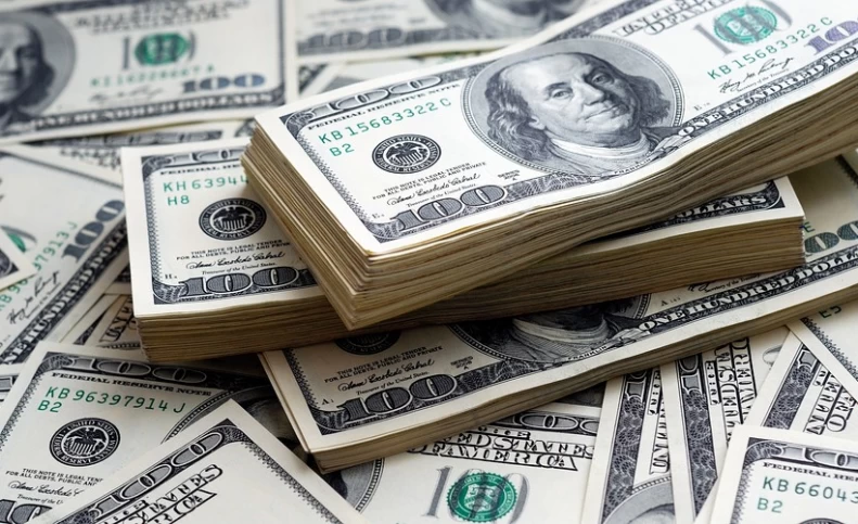 ۱۰ پیش‌بینی عجیب از قیمت دلار / دلار تا پایان سال چند می‌شود؟