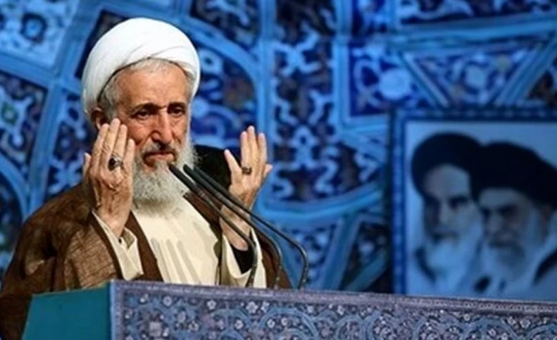 مردم اگر خدا را در نظر می‌گرفتند مبتلا به مشکلات معیشتی نمی‌شدند/ رئیس جمهور به موقع حقوق کارکنان را می‌دهد که امداد الهی است