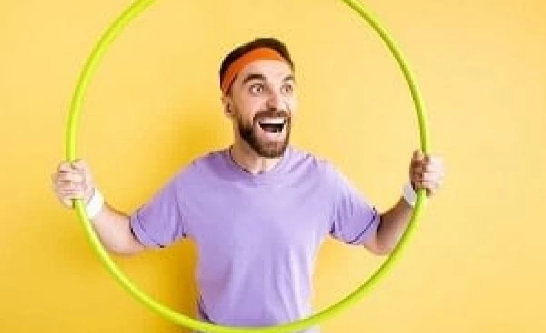 یک ورزش سرگرم کننده می خواهید؟ 8 دلیل برای امتحان کردن حلقه ورزشی