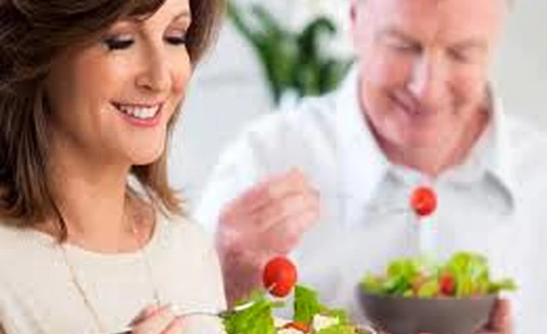 تغذیه بعد از ۵۰ سالگی باید چگونه باشد؟