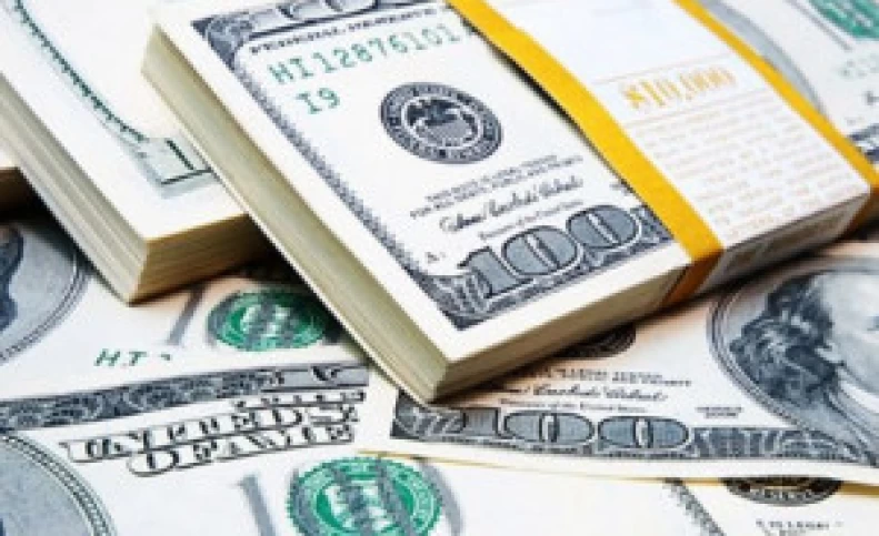 قیمت دلار عقب نشینی کرد