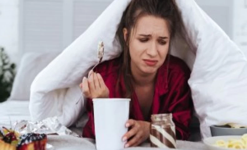 معرفی ۲۱ خوراکی بی نظیر برای کم کردن استرس و اضطراب