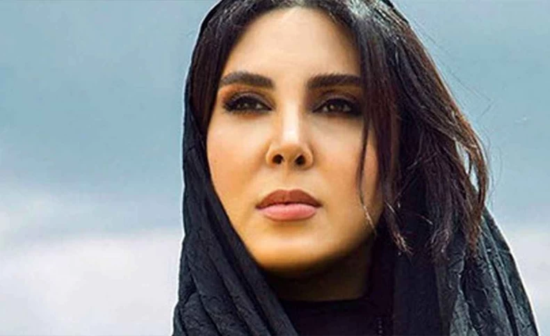 موهای خیلی منشوری لیلا بلوکات به همراه یک کیلو آرایش
