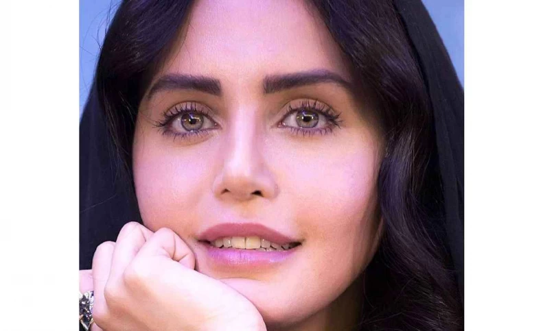 کنایه جالب الناز شاکردوست به نماینده مجلس + تصاویری خاص با عینک آفتابی