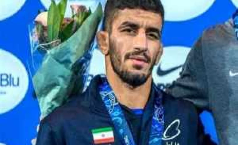 رفتار دور از شان با نایب قهرمان کشتی جهان - در یک مراسم مثل گداها برای من پول جمع کردند - پتو جایزه مدال جهانی ام بود