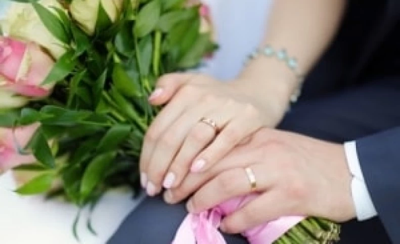دعوای وحشتناک عروس خانم با مرد بی شرم وسط عروسی + عکس