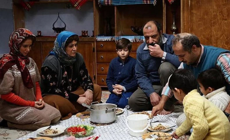 الناز حبیبی، شبنم مقدمی و ریما رامین‌فر در پشت صحنه یک فیلم قدیمی/ عکس