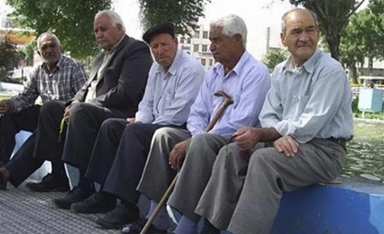 میزان افزایش عیدی امسال بازنشستگان / 2 ماه حقوق در راس برنامه !