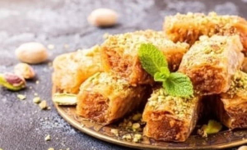 ایراد کجای کاره که باقلوا خمیر میشه؟