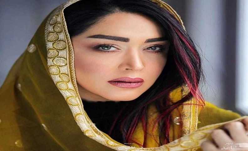 سلفی جذاب سارا منجری پور با میکاپ ملایم