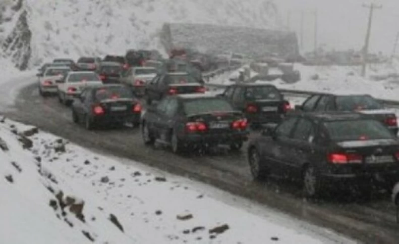 جاده چالوس بازگشایی شد، هراز بسته است