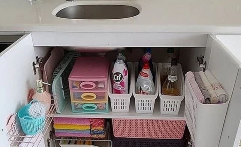 5 راه استفاده بهینه و نظم دادن به کابینت زیر سینک ظرفشویی
