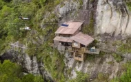 تصاویر - هتلی روی صخره ای عمودی برای ماجراجویان
