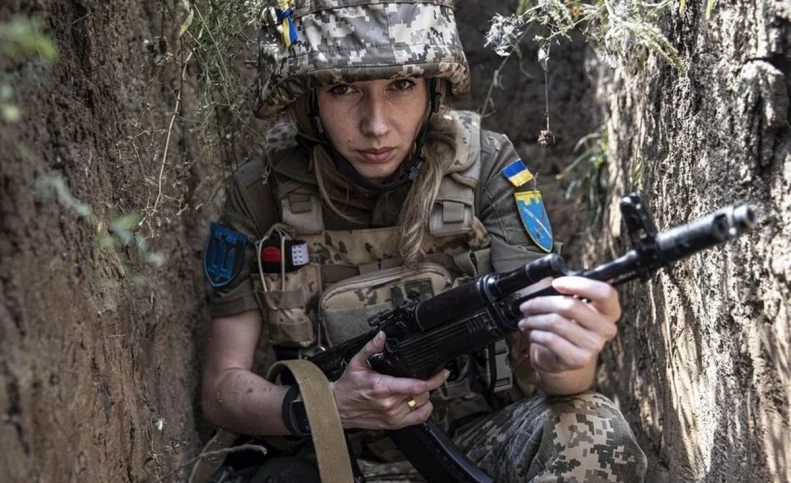 زنان نظامی اوکراینی در خط مقدم جنگ با روسیه/ عکس