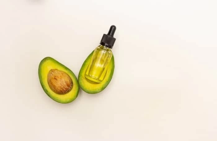 جوان سازی پوست صورت با روغن آووکادو روغن آووکادو