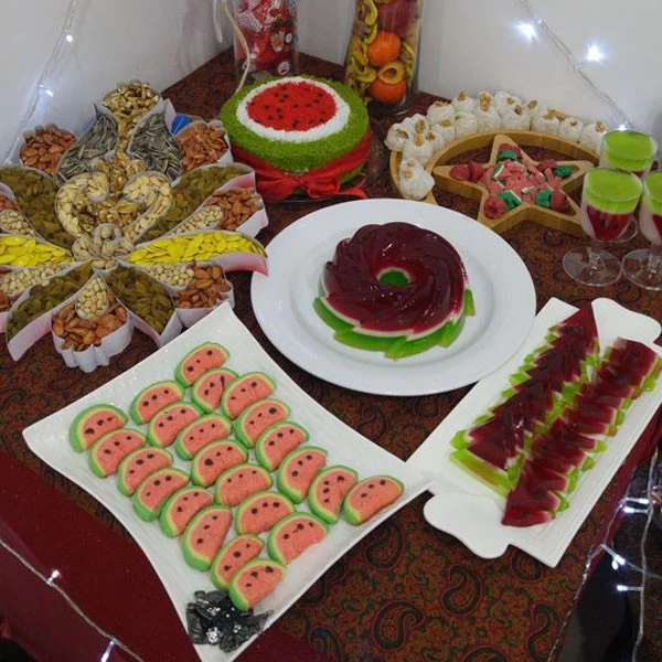 تزیین میز شب یلدا تزیین میز شب یلدا ساده و شیک جدیدترین تزیینات شب یلدا تزیین سفره یلدا با برگ پاییزی تزیین شب یلدا سنتی تزیین شب یلدا برای عروس تزیین سفره شب یلدا لاکچری عروس سفره شب یلدا امسال تزیین سفره شب یلدا روی زمین jcddk ldc af dgnh