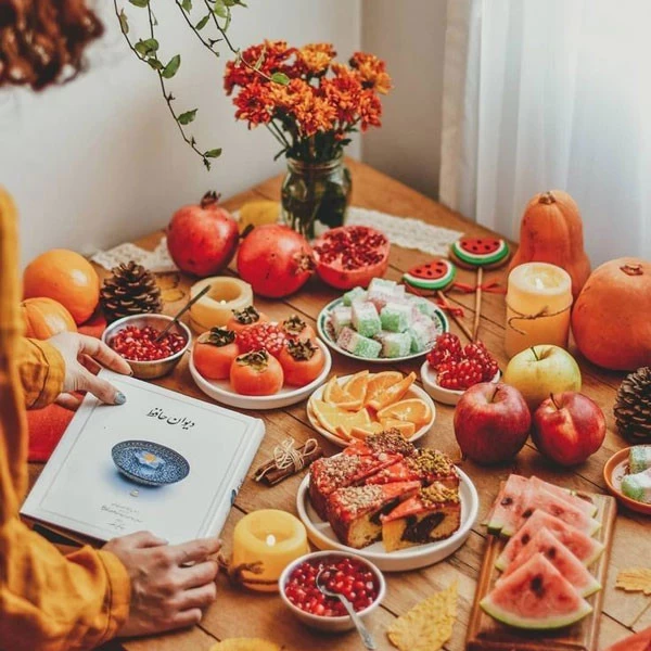 تزیین میز شب یلدا تزیین میز شب یلدا ساده و شیک جدیدترین تزیینات شب یلدا تزیین سفره یلدا با برگ پاییزی تزیین شب یلدا سنتی تزیین شب یلدا برای عروس تزیین سفره شب یلدا لاکچری عروس سفره شب یلدا امسال تزیین سفره شب یلدا روی زمین jcddk ldc af dgnh
